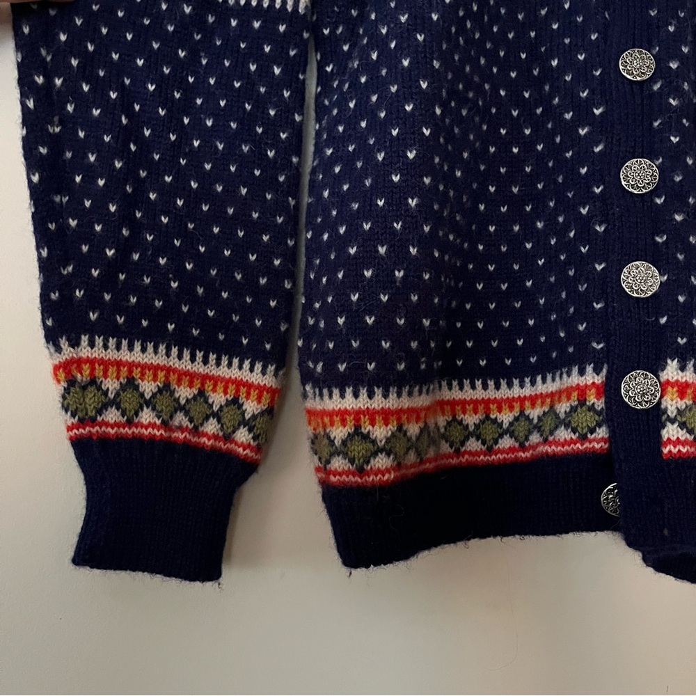 Vtg Fair Isle Wool Cardigan with Pewter Buttons - Picture 4 of 6
